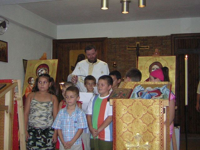 Copiii şcolii parohiale de hram (Sfântul Ilie, 2006)